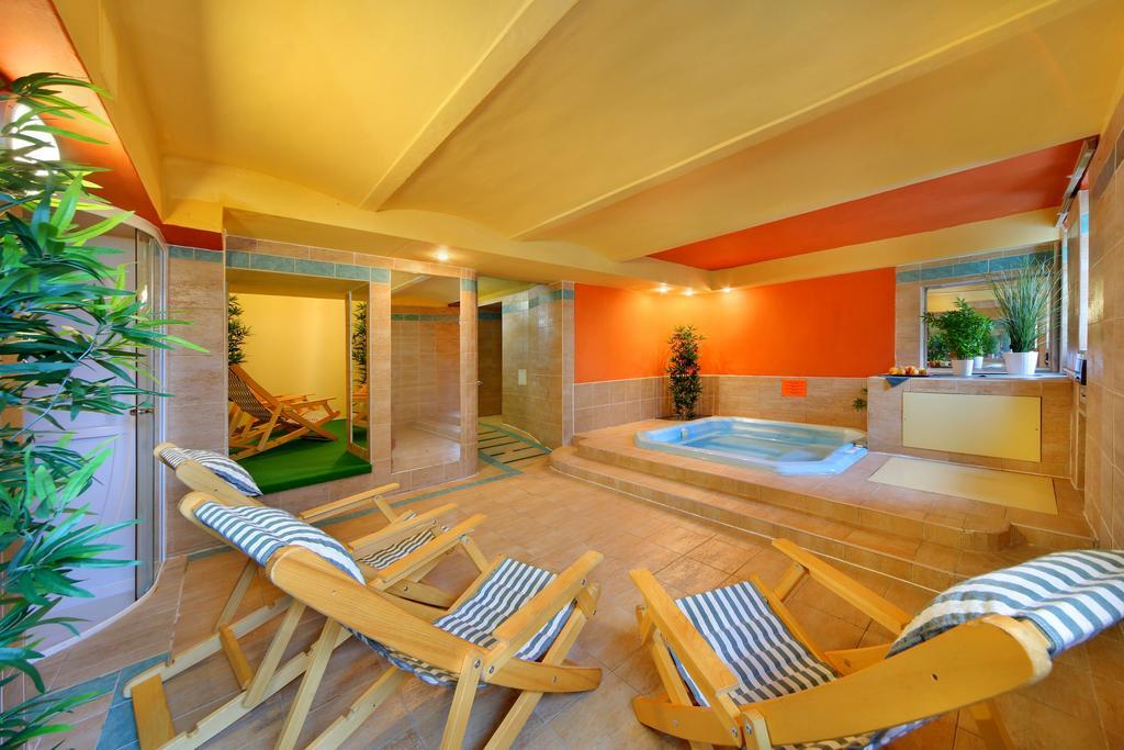 Špindlerŭv Mlýn Palace Club מראה חיצוני תמונה